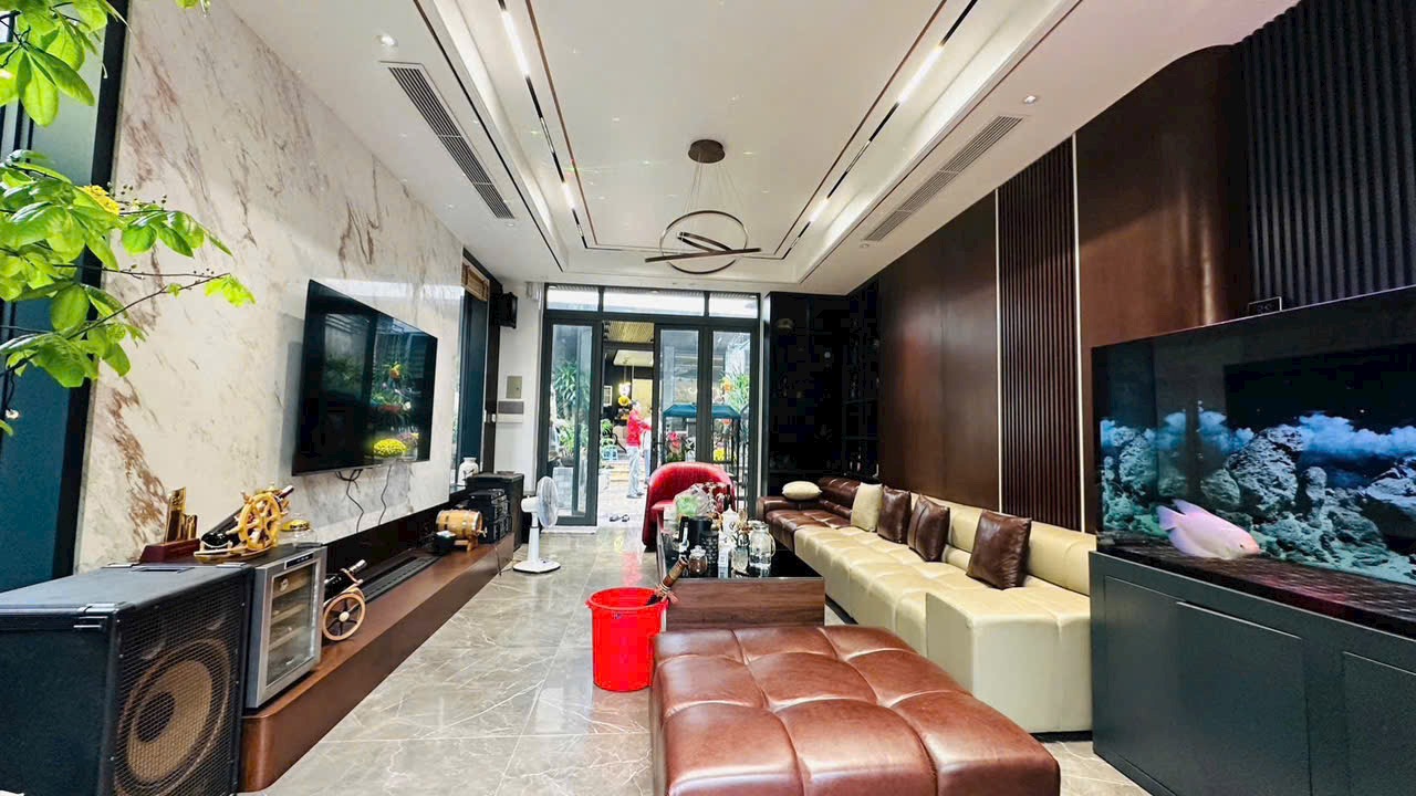 Ảnh Sở Dầu — Vũ Nhà Phố