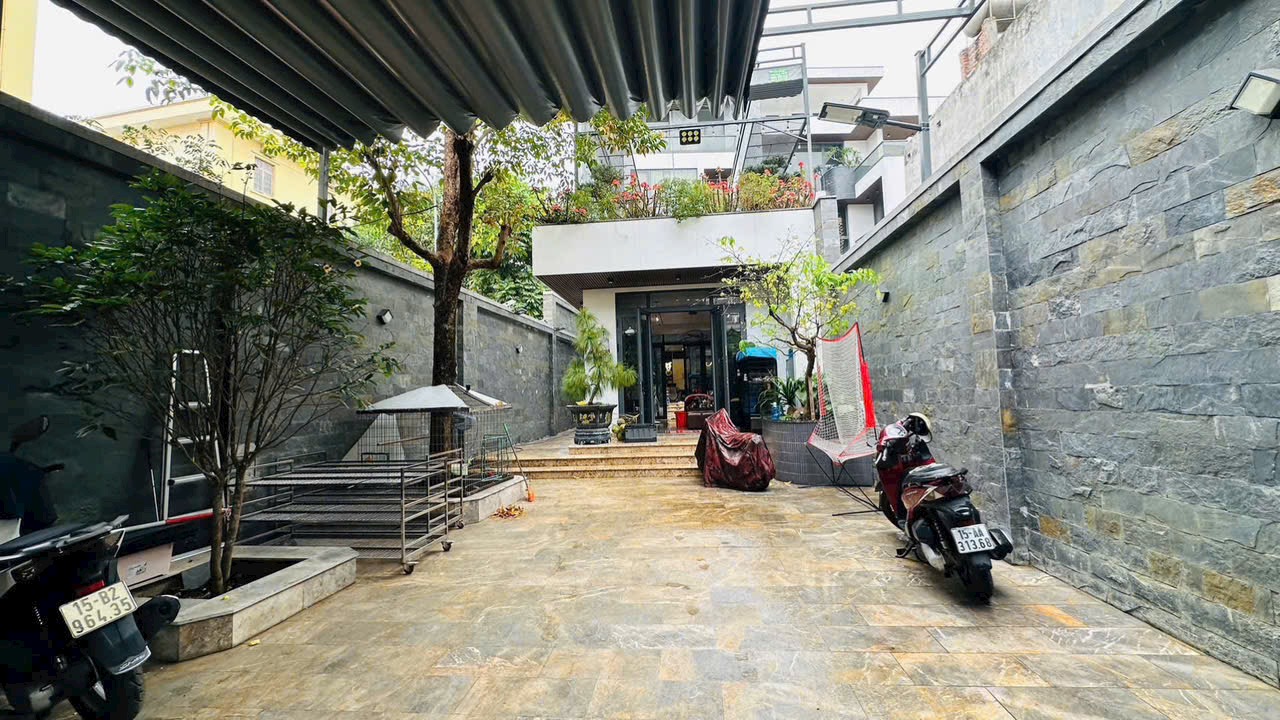 Ảnh Sở Dầu — Vũ Nhà Phố