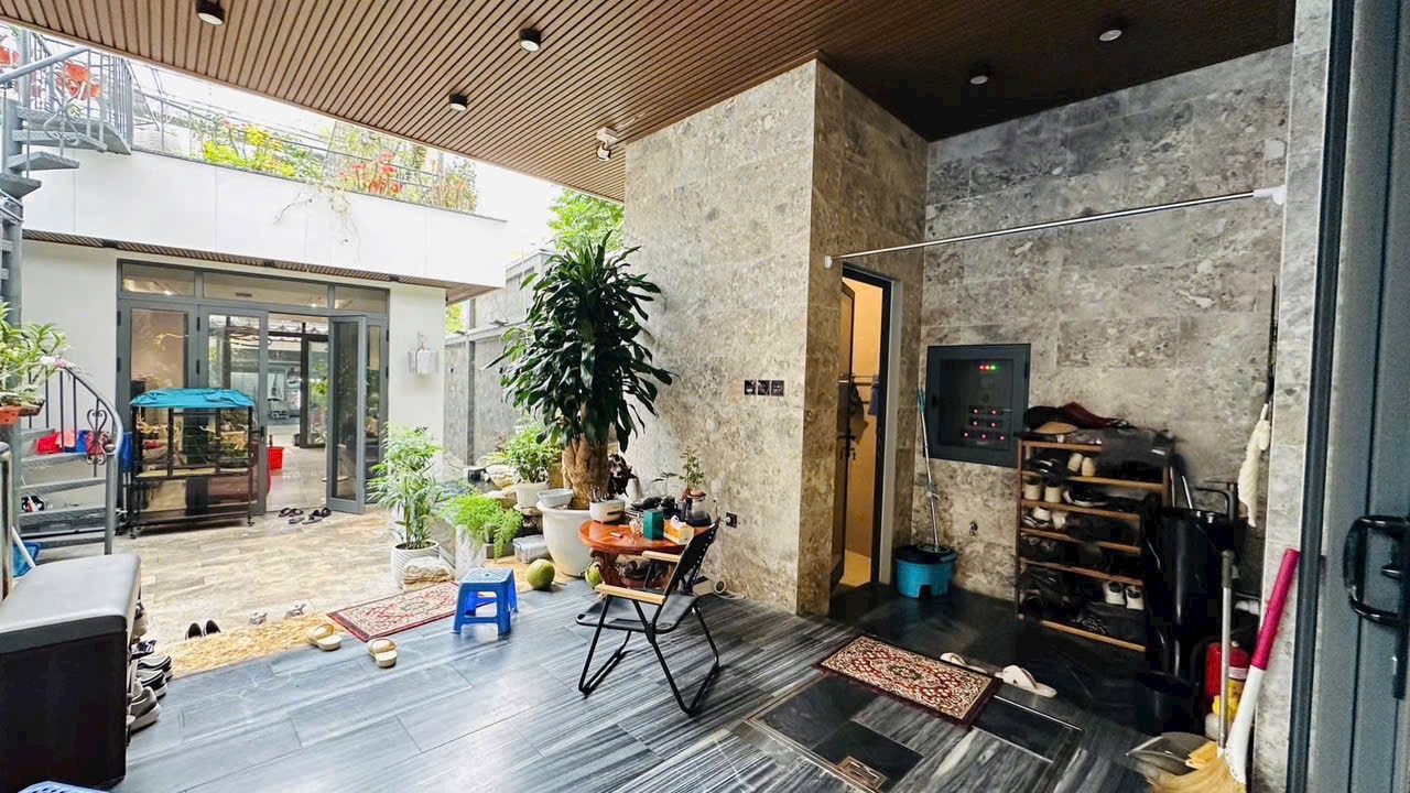 Ảnh Sở Dầu — Vũ Nhà Phố