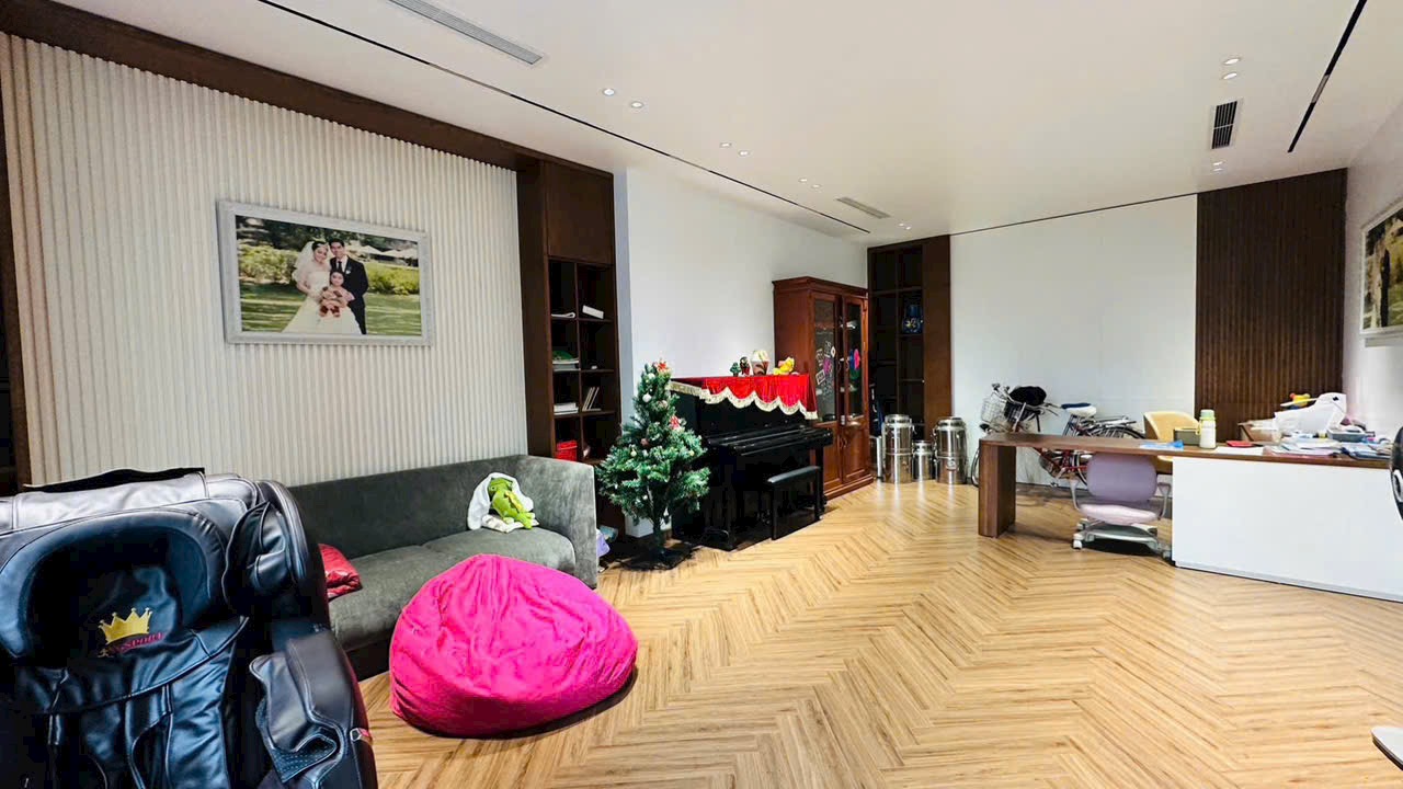 Ảnh Sở Dầu — Vũ Nhà Phố