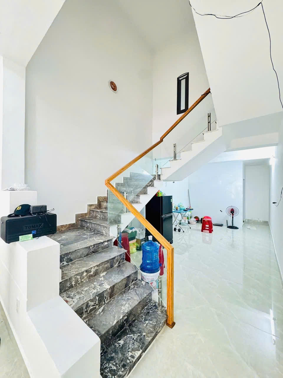 Ảnh Thiên Lôi — Vũ Nhà Phố