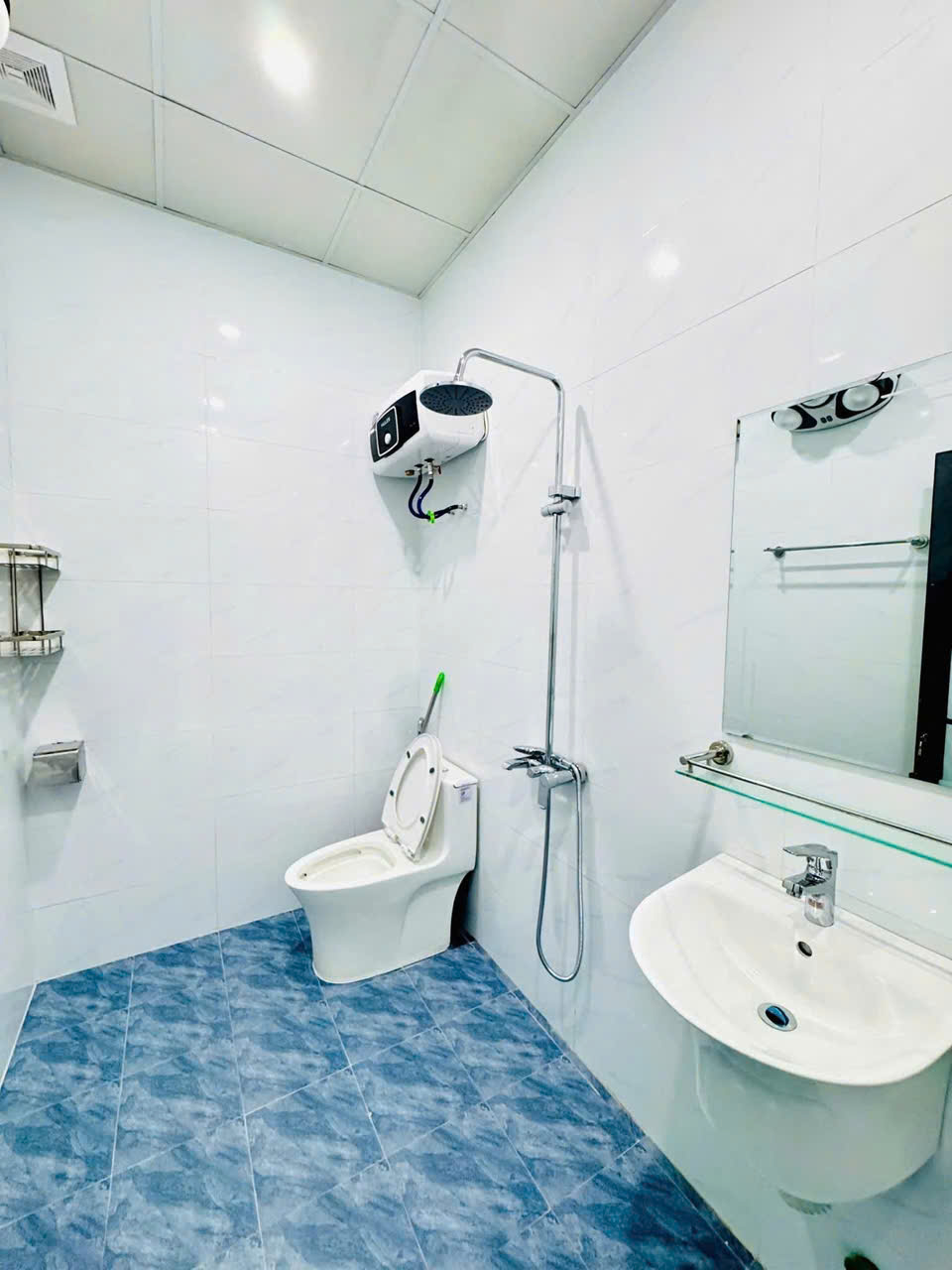 Ảnh Thiên Lôi — Vũ Nhà Phố