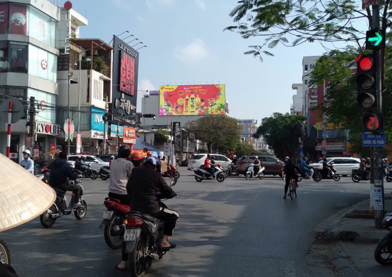 Ảnh Tô Hiệu — Vũ Nhà Phố