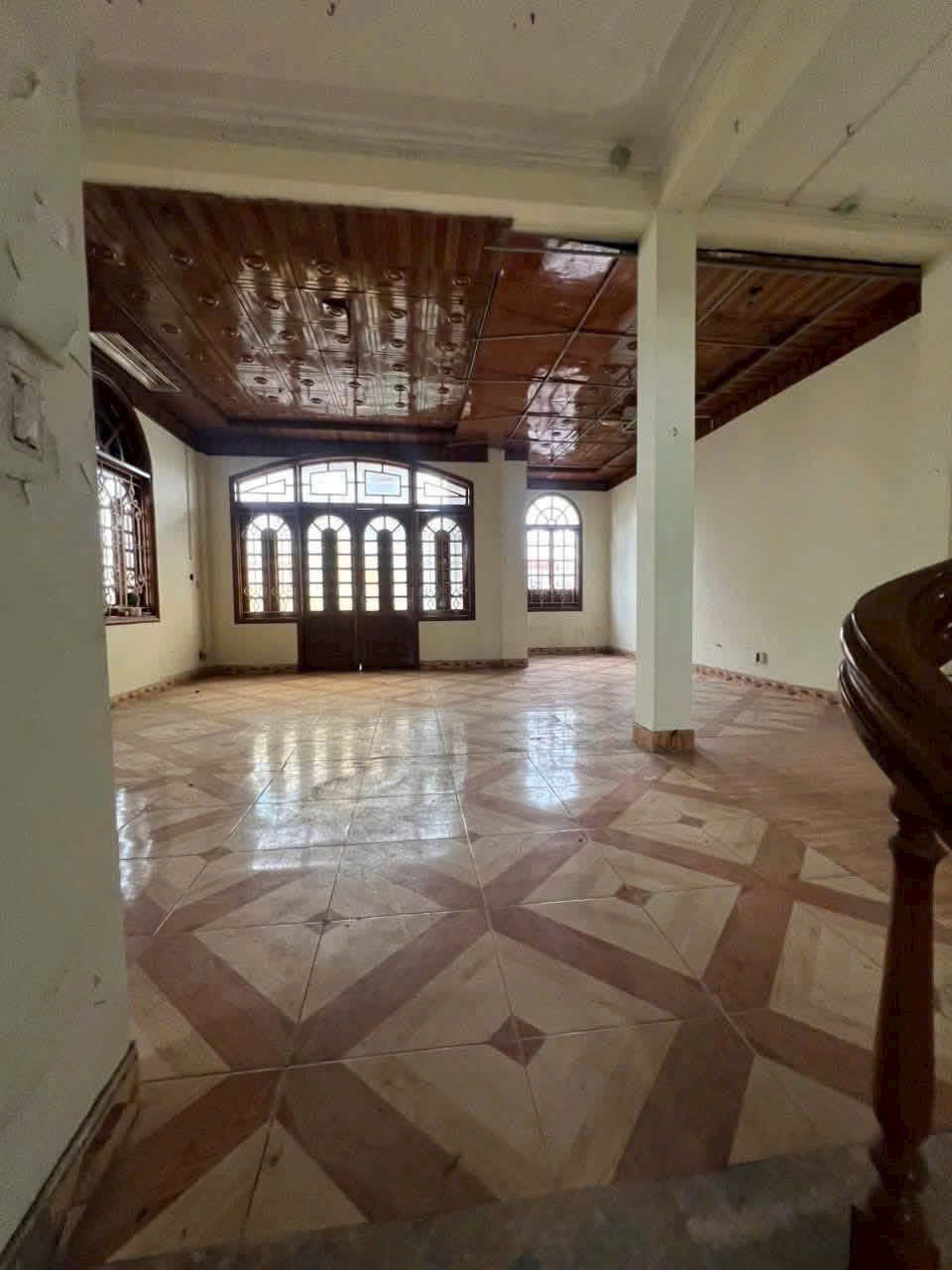 Ảnh Tô Hiệu — Vũ Nhà Phố