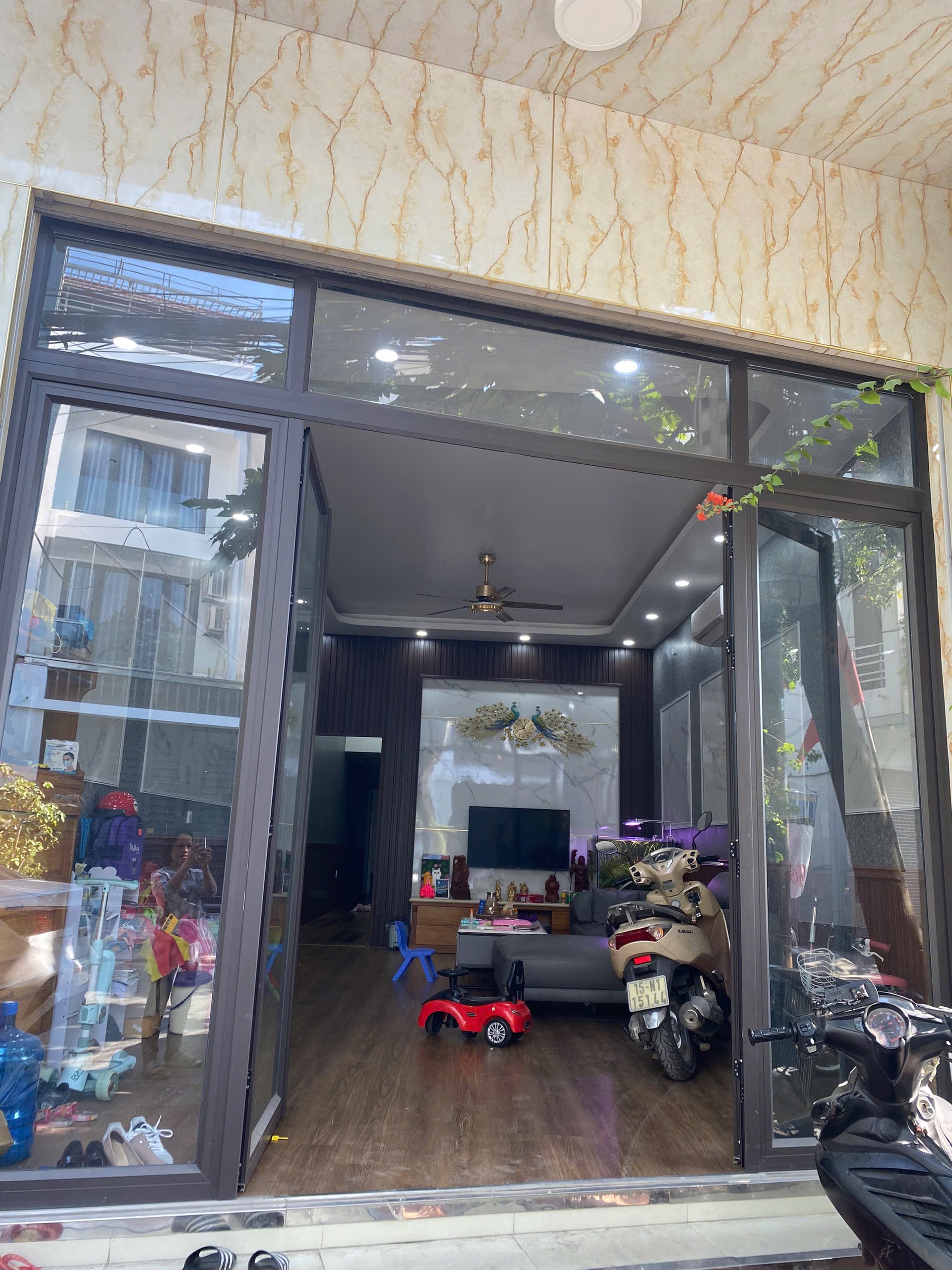 Ảnh Trực Cát — Vũ Nhà Phố