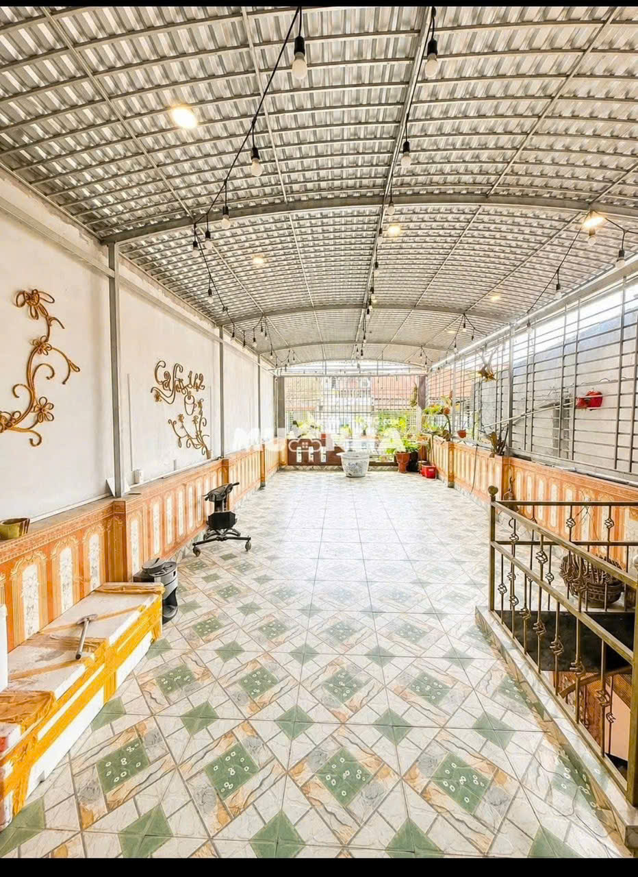 Ảnh Vạn Mỹ — Vũ Nhà Phố