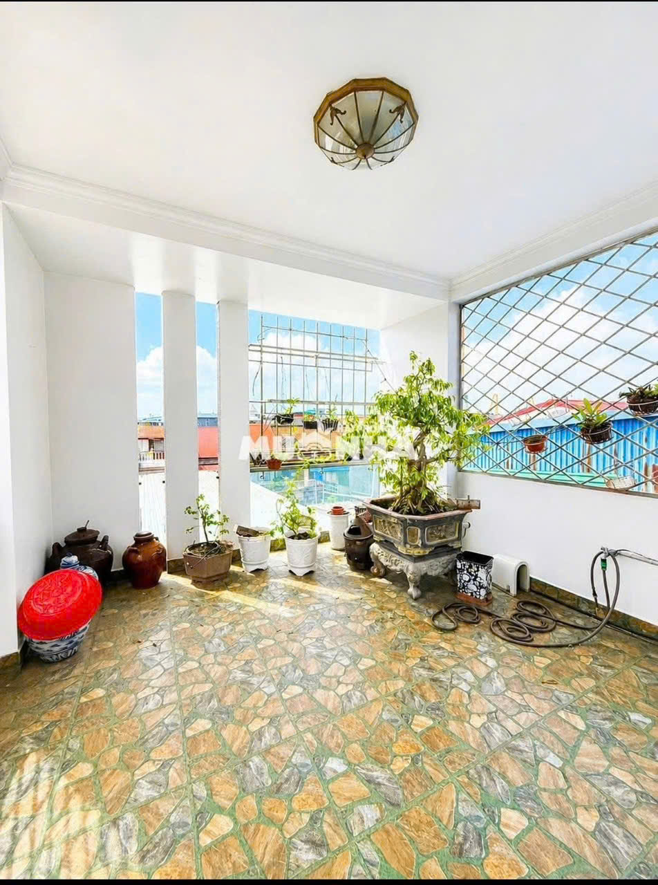 Ảnh Vạn Mỹ — Vũ Nhà Phố